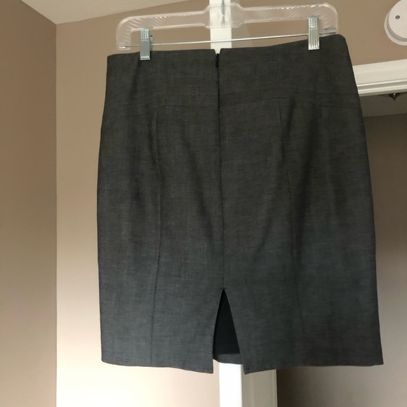 Express Pencil Skirt - Picture 2 of 4
